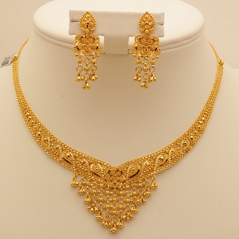 Design della collana da sposa in oro