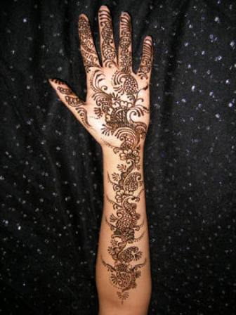 Diseño de mano Mehndi para novias