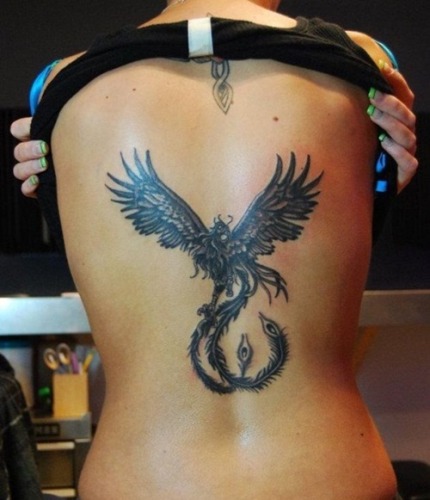 Tatuaggi Fenice sulla schiena delle ragazze