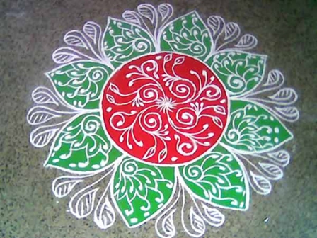 Diseño sencillo de Rangoli con colores