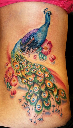 Disegno del tatuaggio paisley pavone