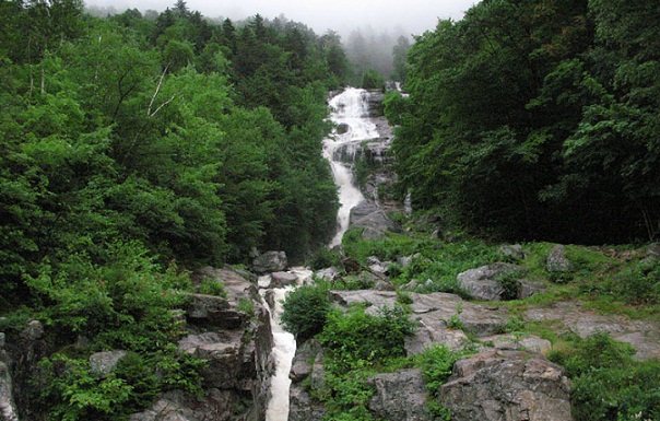 Famosos terrenos para acampar en el bosque: montañas blancas en Maine y New Hampshire