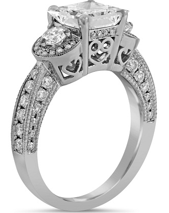 Anello di fidanzamento con diamante di design