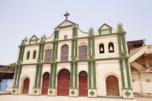 iglesia-de-nuestra-dama-daman-lugares-turisticos