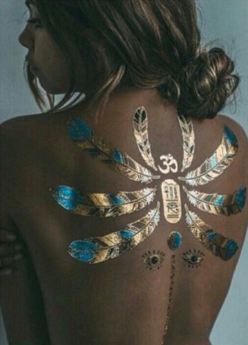 en oro metalizado Tatuaje