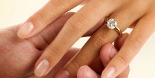 Diamante de 3 quilates en anillo de oro