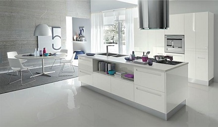 Diseño de cocina de pasillo blanco