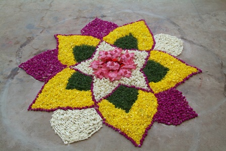Diseño floral marathi rangoli