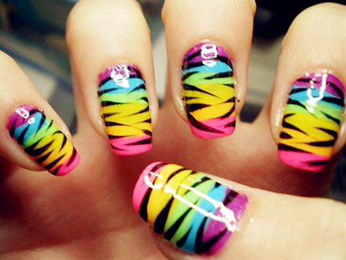 Zebra arcobaleno neon unghie