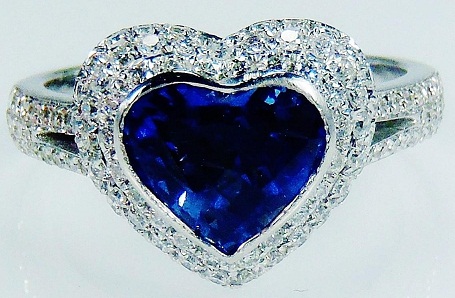 Anello taglio cuore con diamante zaffiro blu naturale