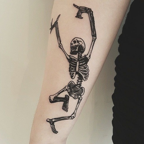Tatuaggio scheletro danzante