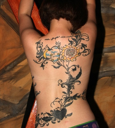 Espectacular diseño de tatuaje de vid