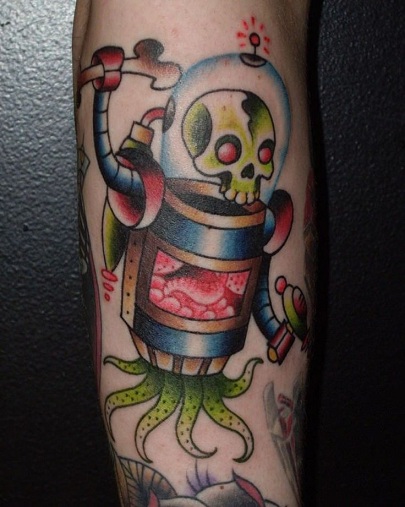 Disegno del tatuaggio robot spaventoso