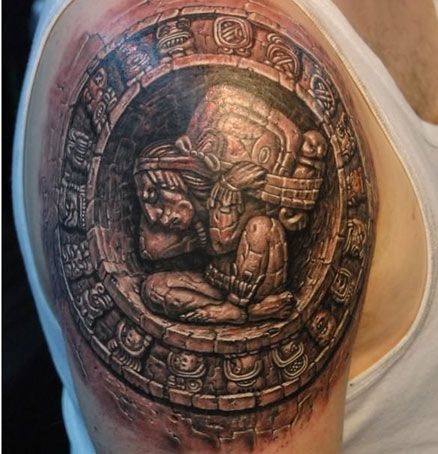 Diseño de tatuaje de piedra maya antigua