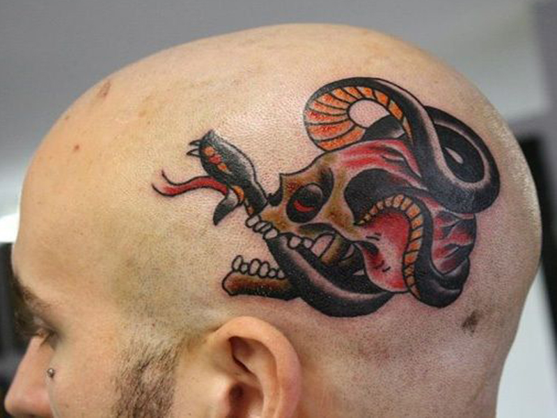 Tatuaggi sulla testa per donne e uomini