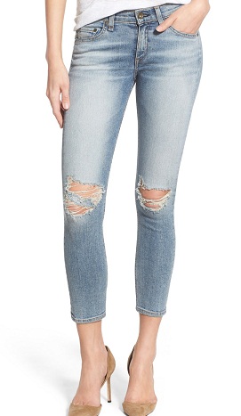 Jeans tagliati da donna aderenti alla moda