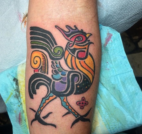 Disegno del tatuaggio tribale del gallo