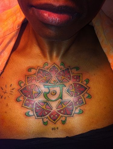 Diseño de tatuaje artístico para personas negras
