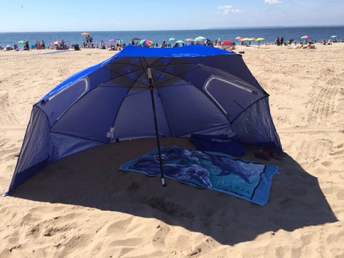 Sombrilla de playa tipo hongo independiente