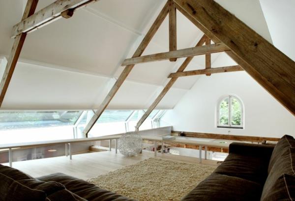 אסם ישן בתוך שטיח בעיצוב עכשווי אטרקטיבי למגורים