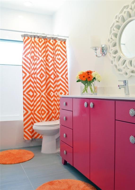 חדר אמבטיה עיצוב מחדש בצבעים חמים דפוס שברון