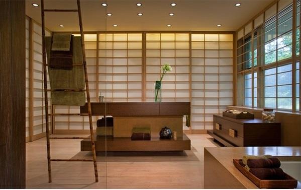 חדר אמבטיה מסולם עץ מעוצב בקיר אסיה