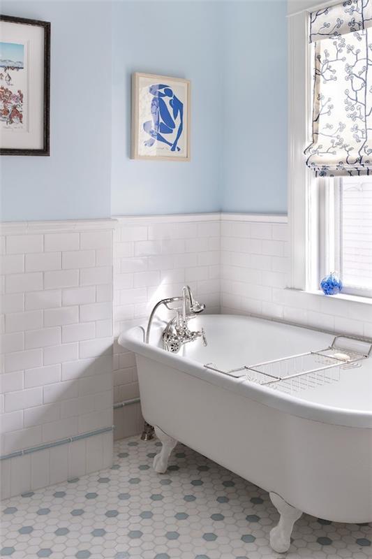 חדר אמבטיה בסגנון אלבי כחול בסגנון שיק מרוצף יפה