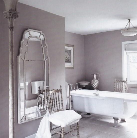 חדר אמבטיה עם מבט נשי בסגנון רטרו עדין בצבע לילך ניואנס עדין