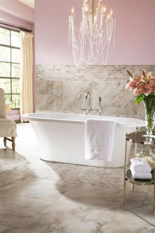 חדר אמבטיה בעל תחושה נשית. עיצוב אמבטיה מודרני. רטרו