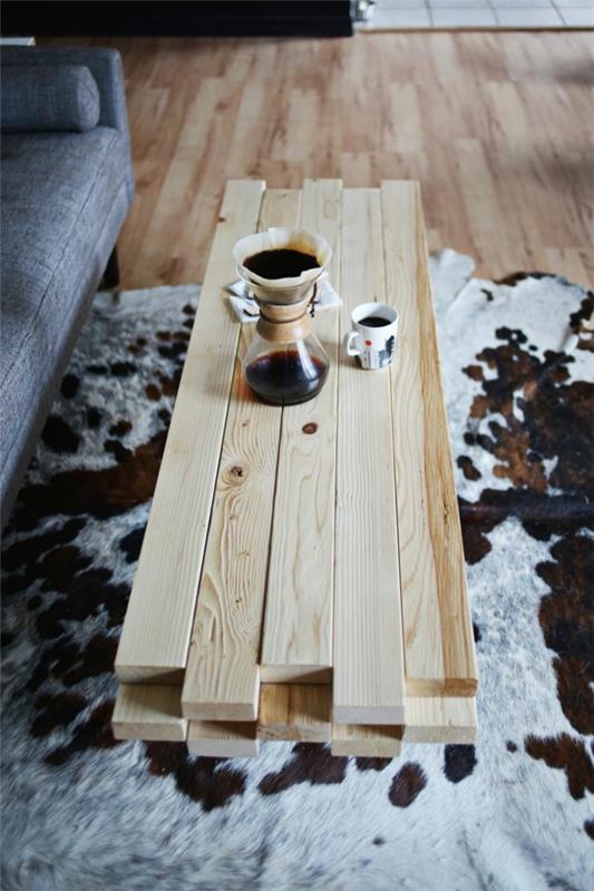 שטיח סלון מעץ עם שולחן קפה