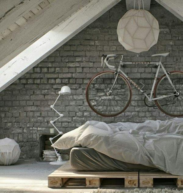 מיטות עשויות משטחי עץ, ריהוט בסגנון תעשייתי