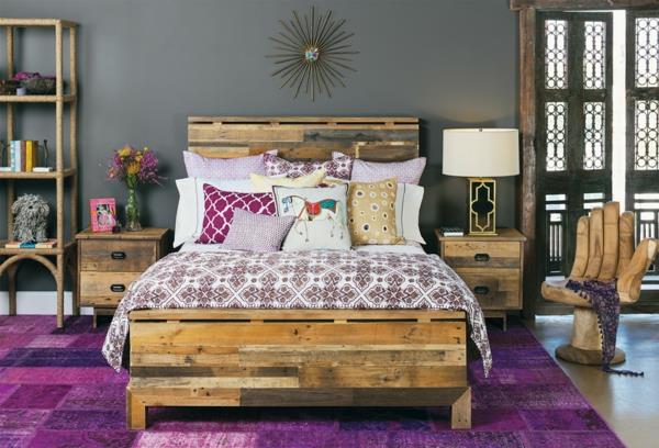 מיטות עשויות משטחי עץ בסגנון וינטג 'מודרני