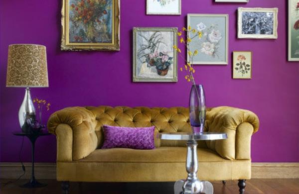 רעיונות צבע לקיר ספה בסלון סגול