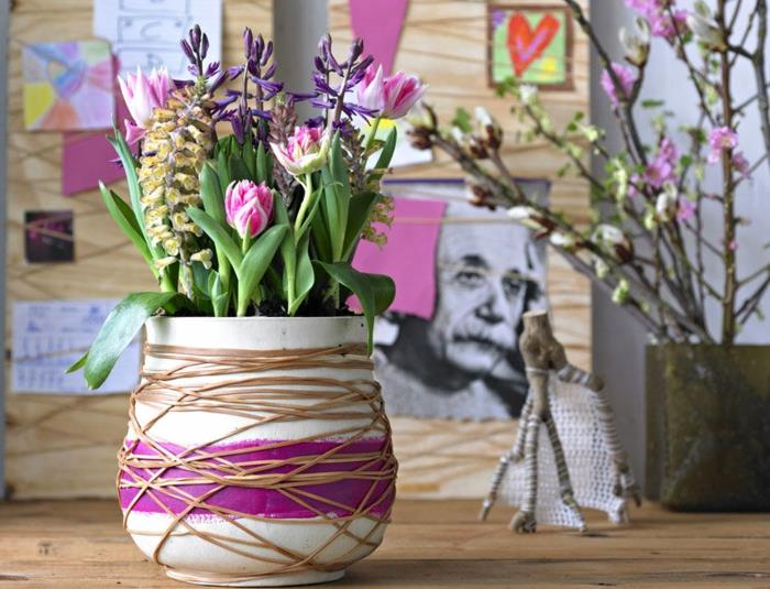 טינקר קישוטי אביב עם חומרים טבעיים אגרטל פרחי חימר