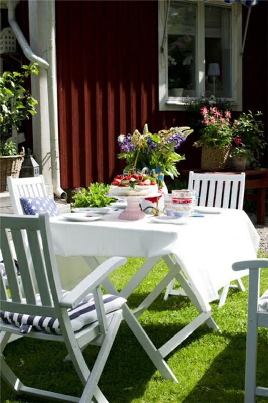 בית גן בפטיו שולחן האוכל בסגנון שוודי
