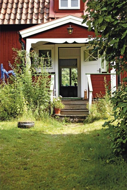 בית גן במרפסת דשא גבוה בסגנון שוודי
