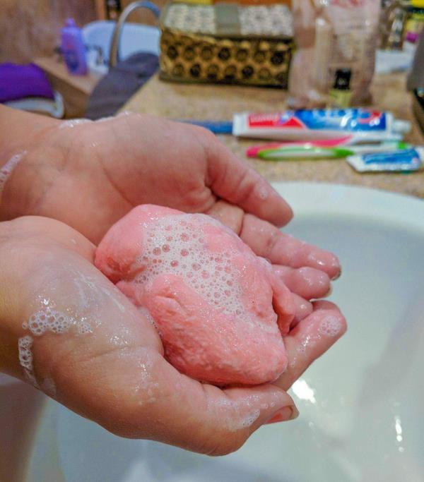 הכינו לעצמכם סבון דוגמנות לילדים לשטיפת חימר
