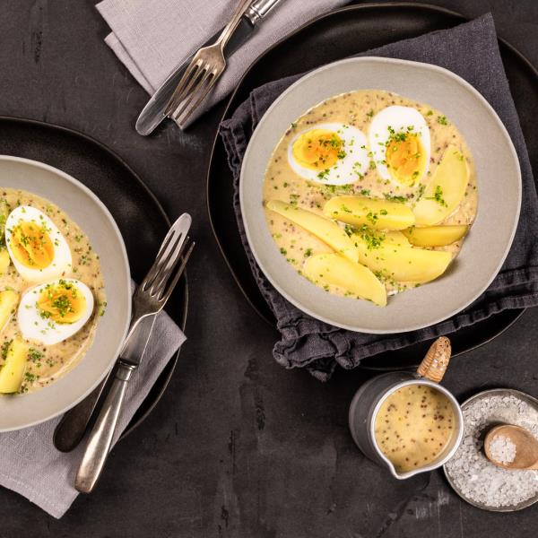 ביצי פסחא משתמשות ברעיונות מתכונים קלאסיים ביצים ברוטב חרדל עם תפוחי אדמה מבושלים