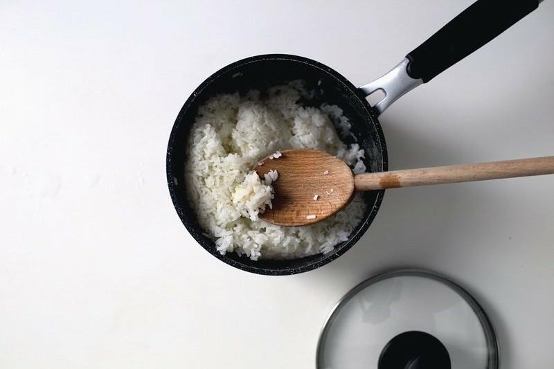 כיצד לבשל אורז כמו שצריך שלב אחר שלב