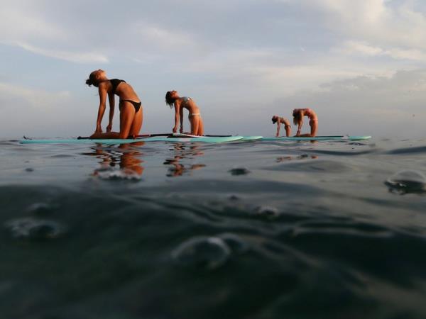 SUP עצות יוגה paddlesboard יוגה תרגול אסאנות