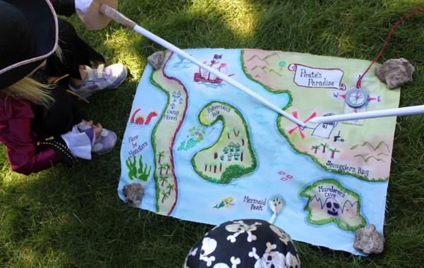 מפת האוצר של טינקר - רעיונות יצירתיים למפת מסיבת הפיראטים הבאה שלכם למסיבת ילדים גדולה
