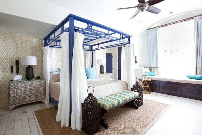 פנס כחול לבן בעיצוב חדר שינה