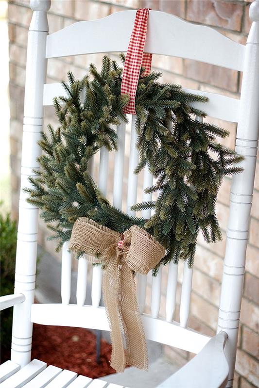 הכינו בעצמכם זר דלת ענף עץ חג המולד