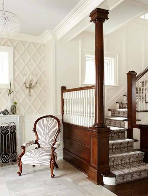 מדרגות ושטיחים למדרגות עץ קווים גיאומטריים