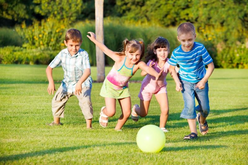 איך ילדים יכולים לרדת במשקל לשחק בחוץ