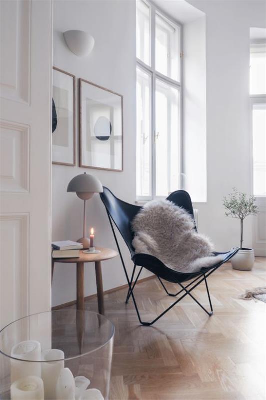 הסלון מרחיב אופטית צבעים בהירים הלבן שולט בהרבה כיסא מתקפל פרקט אור אור