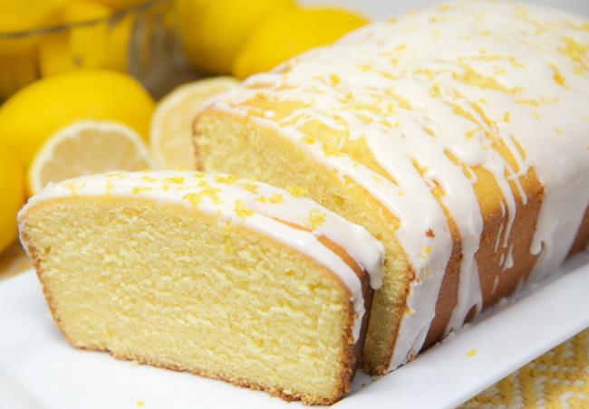 שני מתכונים לאפיית עוגות לימון מתבנית הלחם טריות ועסיסיות, פופולריות בקרב צעירים ומבוגרים