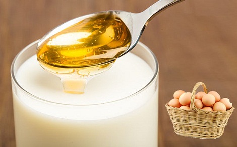 La miel, la leche y el huevo pueden curar la alopecia areata