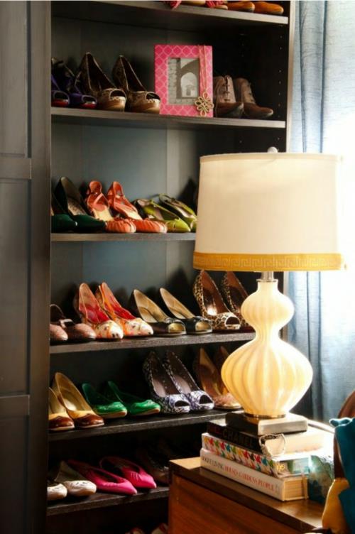 חדר ההלבשה לסדר מנורות רצפה ספרי מתלה נעליים