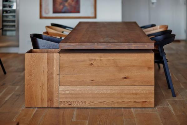 שולחן אוכל לדירה עשוי עץ אלון מלא